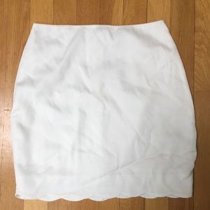 TOBI White Scallop Hem Lined Skirt Size Small